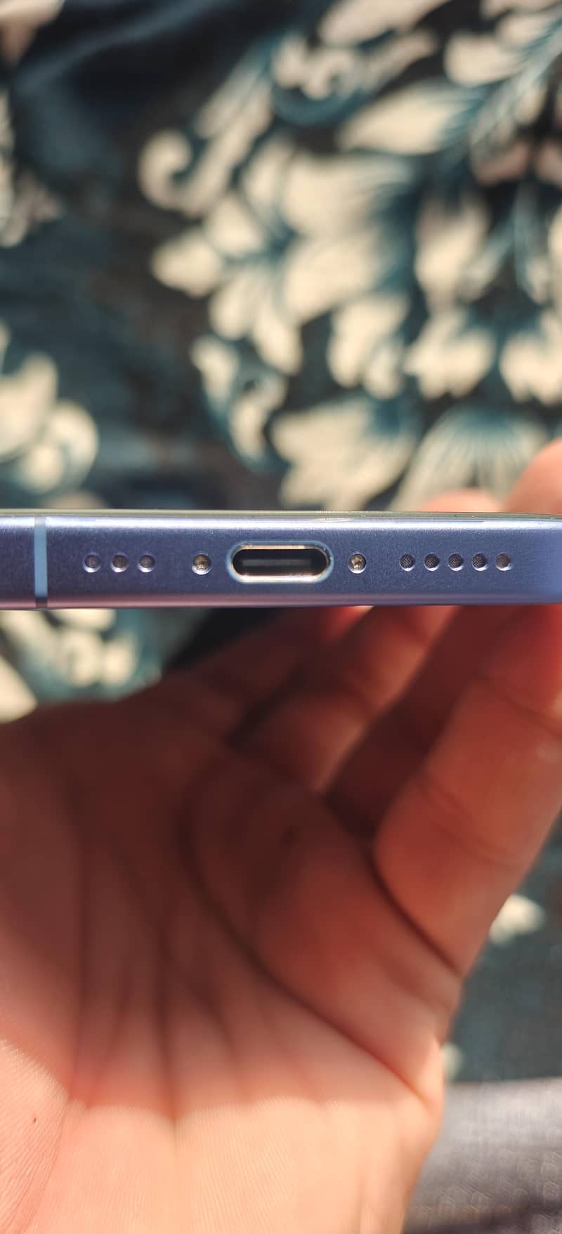 Apple iPhone 16 7