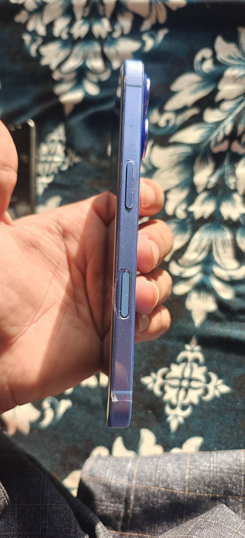 Apple iPhone 16 8