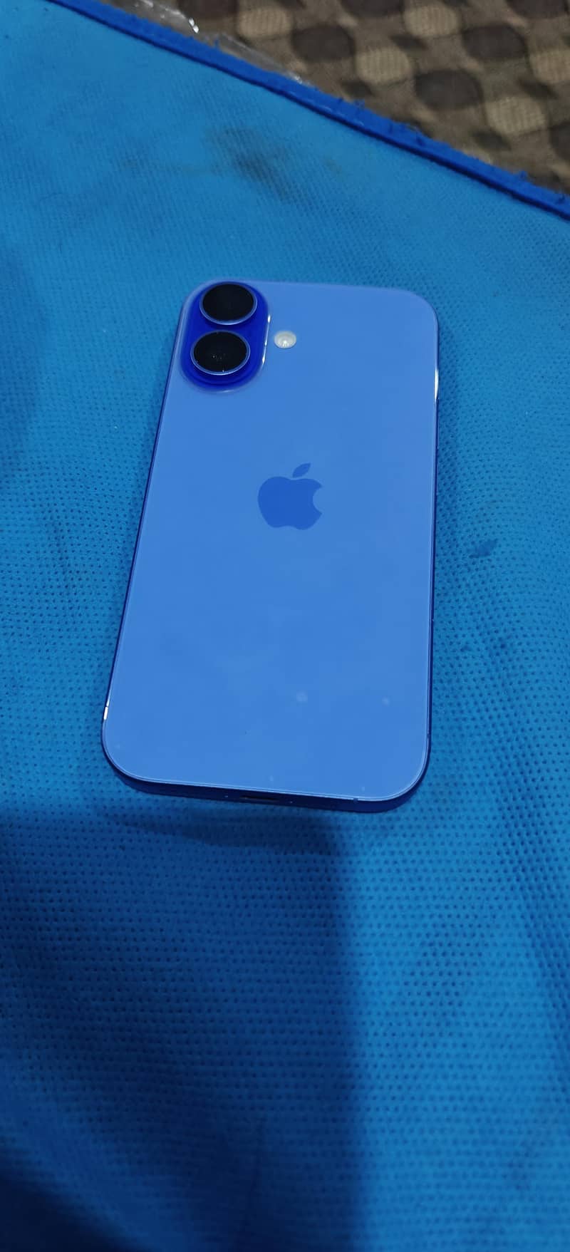 Apple iPhone 16 16