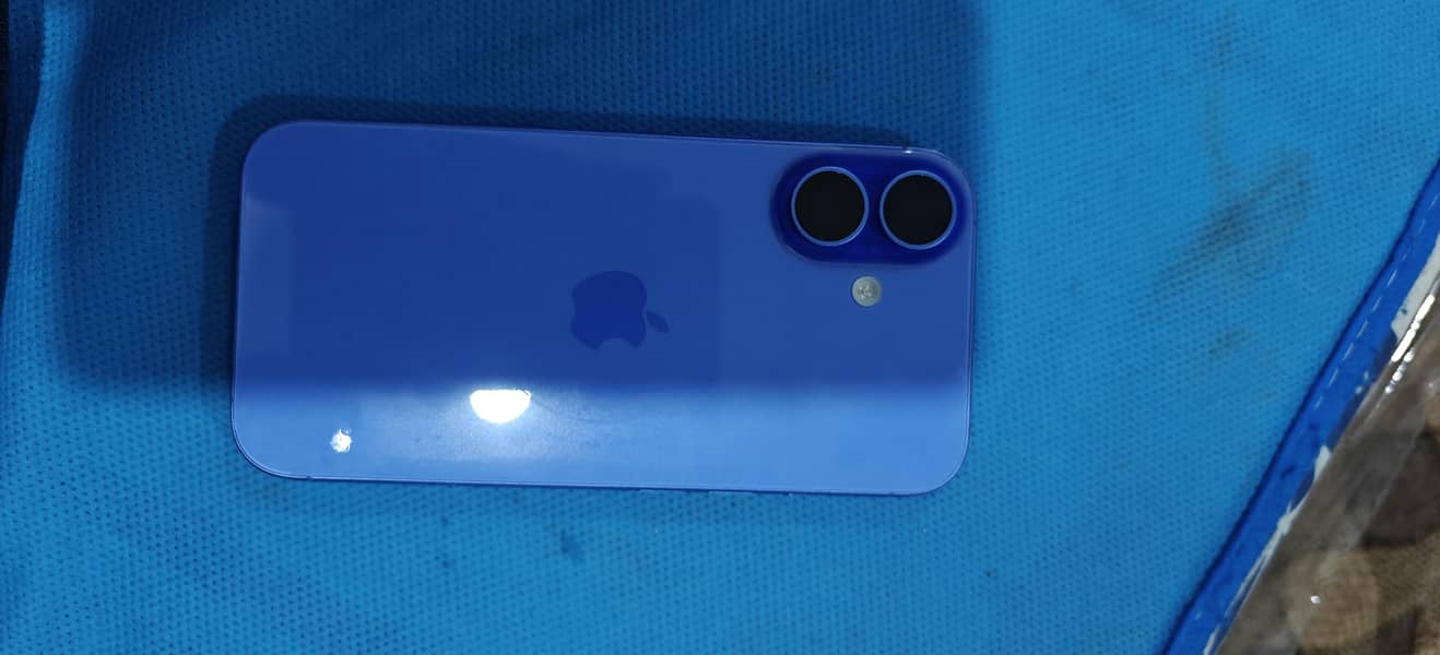 Apple iPhone 16 17