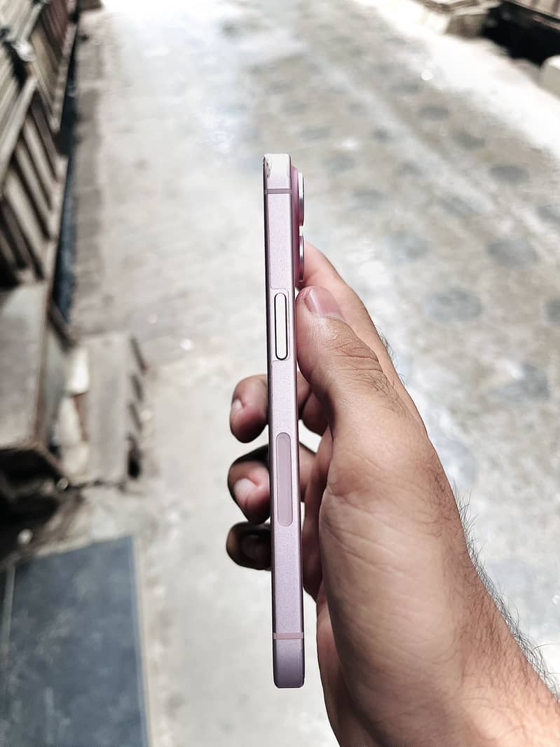 Apple iPhone 15 3