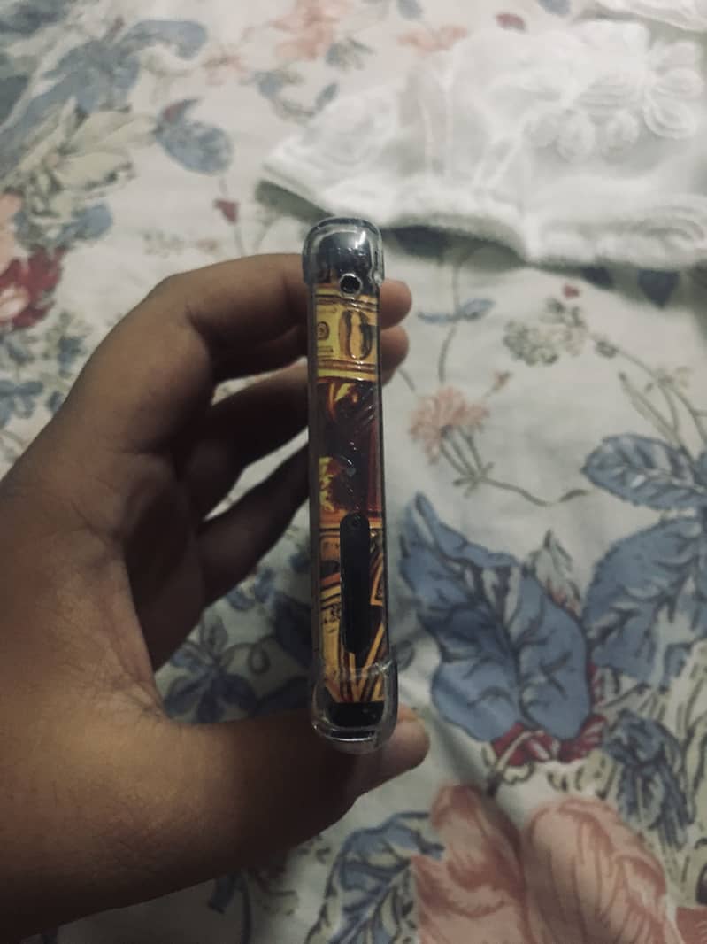 Samsung Mobile Note 8 4