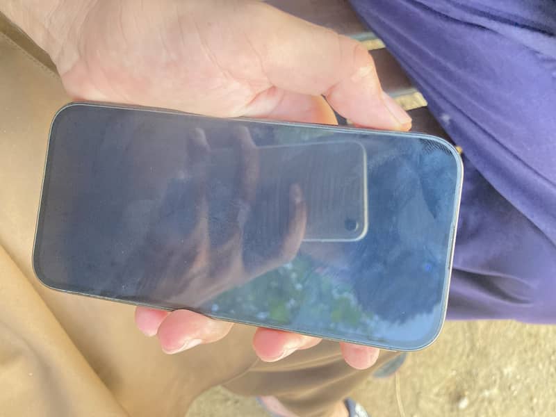 Apple iPhone 15 Pro 3