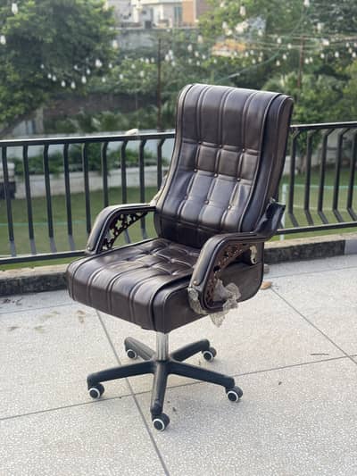 Boss / Executive Office Chair – Rarely Used & Extremely Comfortable