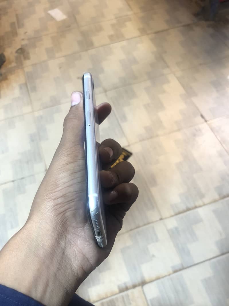 Apple iPhone SE 11