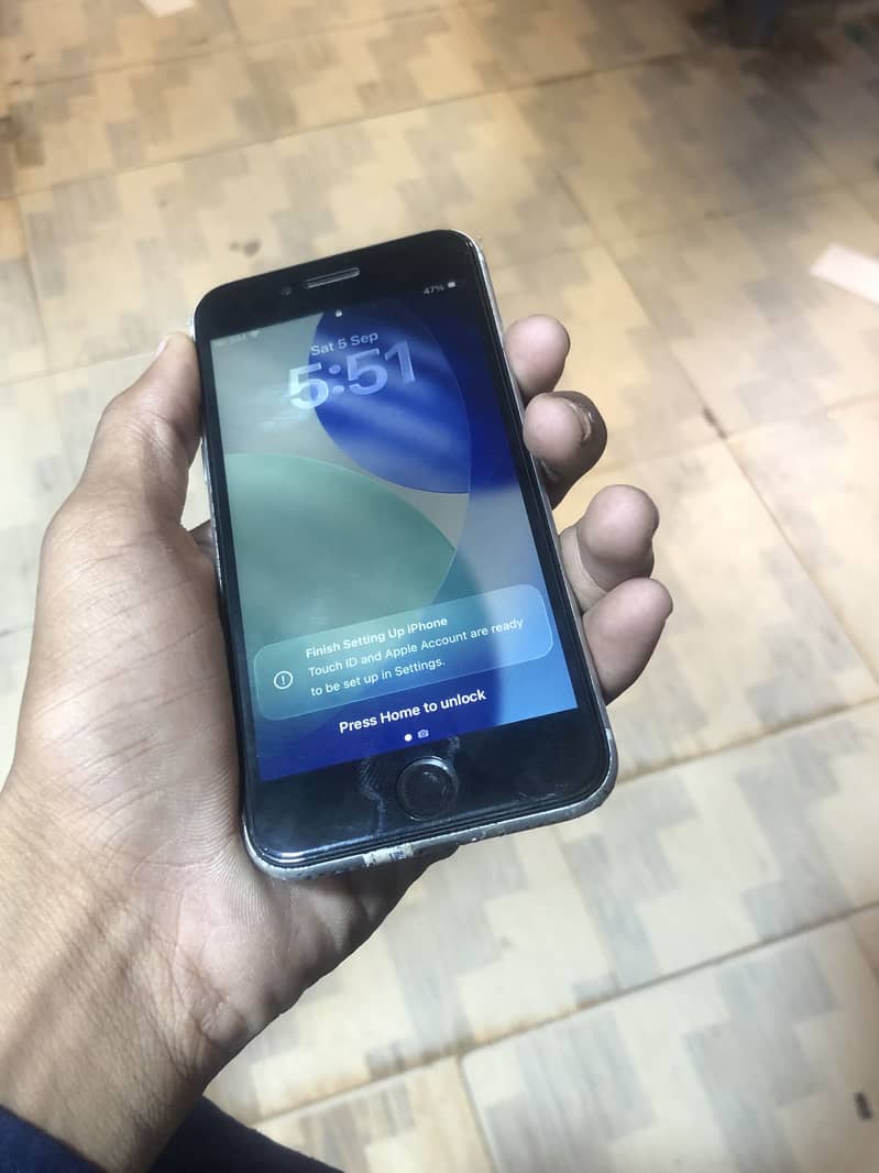 Apple iPhone SE 13