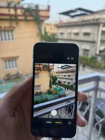 Apple iPhone SE