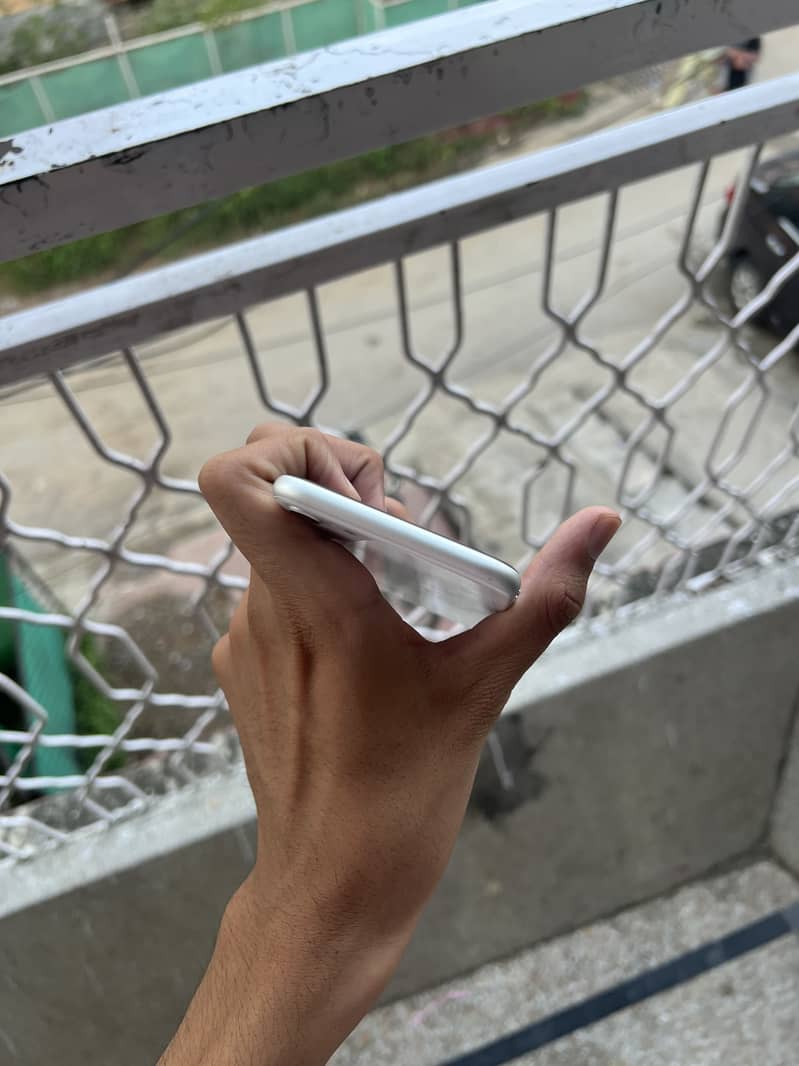 Apple iPhone SE 4