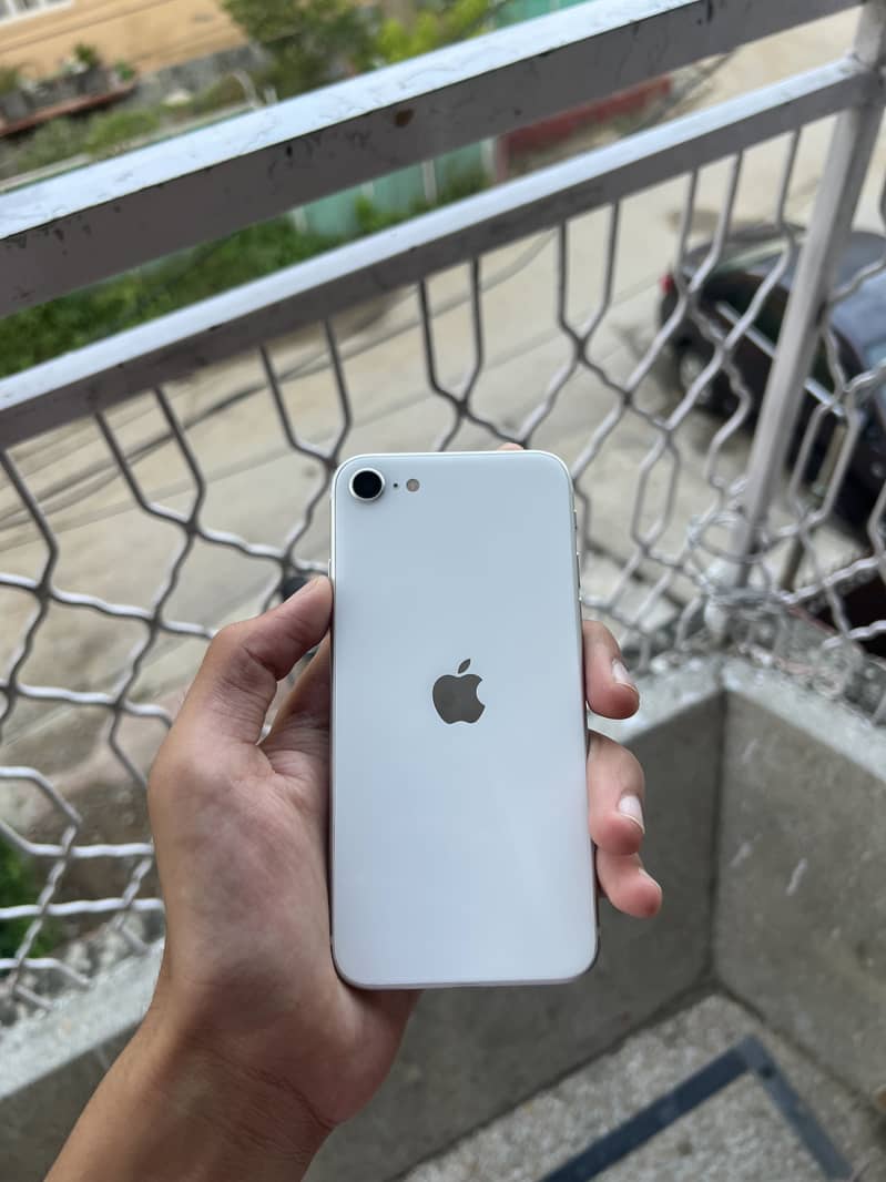 Apple iPhone SE 6