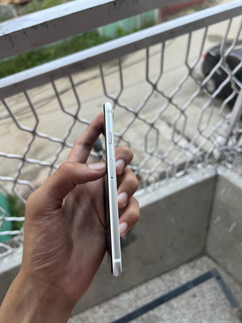 Apple iPhone SE 7