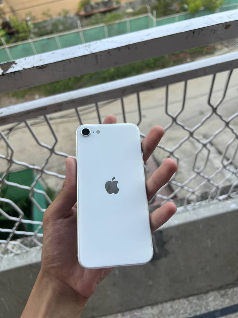 Apple iPhone SE 8