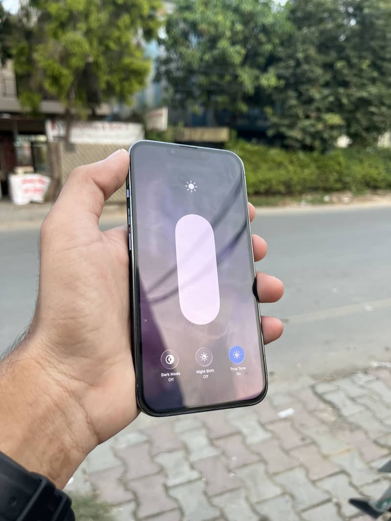 Apple iPhone 13 Pro 2