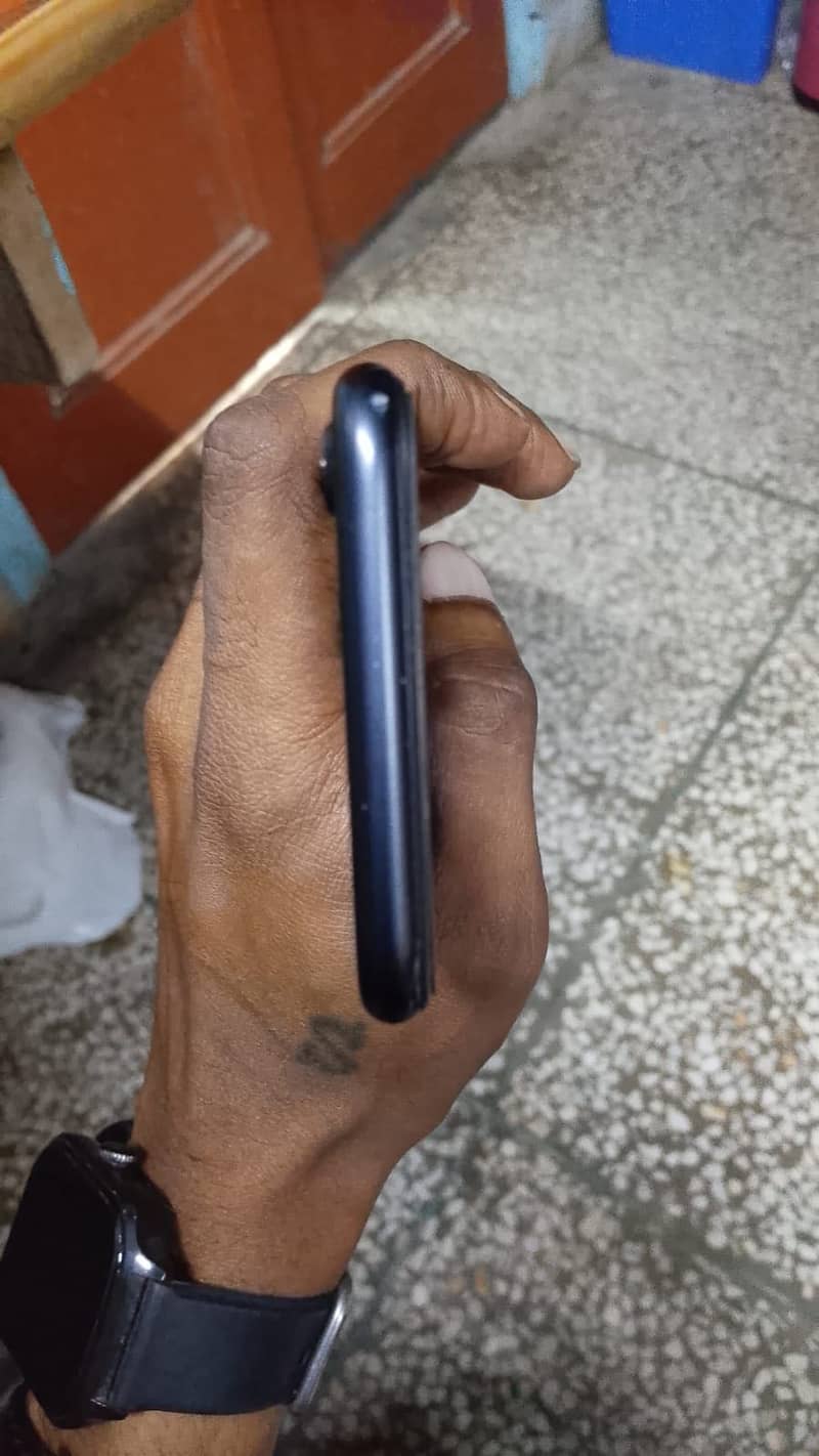 Apple iPhone 7 7