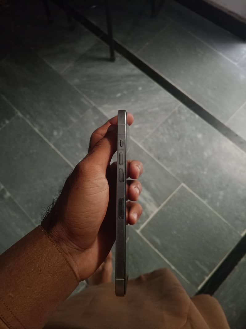 Apple iPhone 12 Pro Max 3