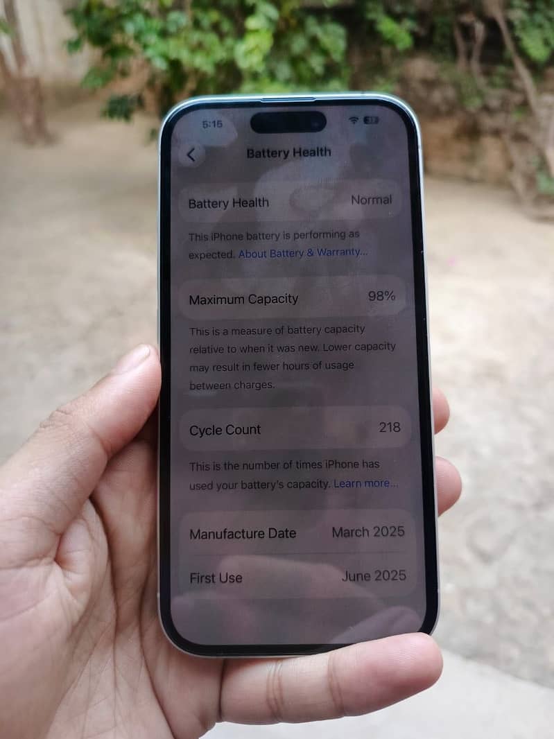 Apple iPhone 16 3
