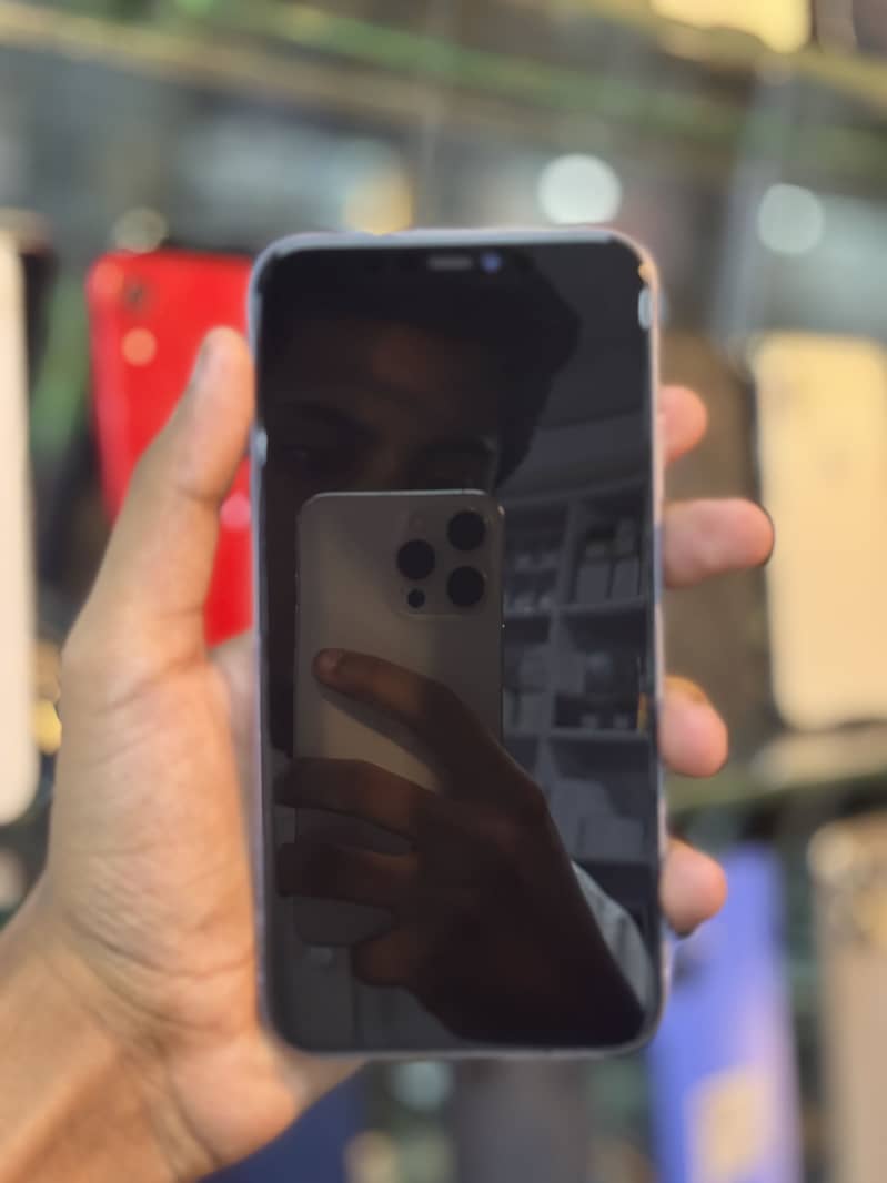 IPHONE 11 1