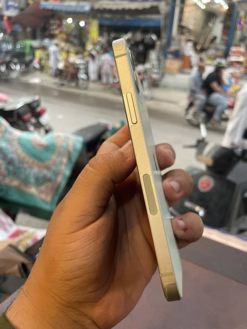 Iphone 12 3