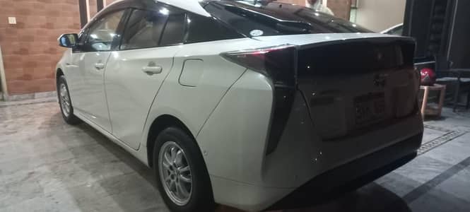 Toyota Prius 2015 r 2023 sindh rigester custom oction clear car