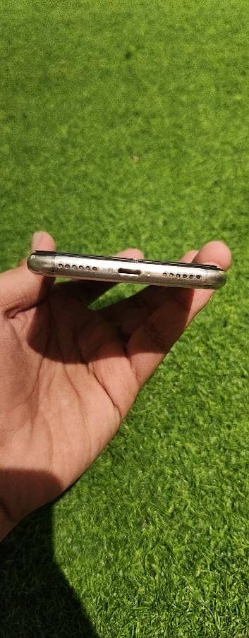 Apple iPhone X 6