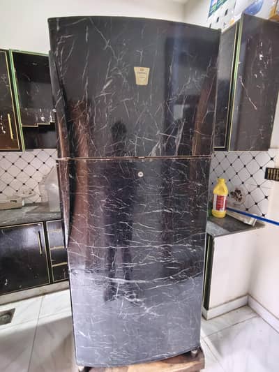 Dawlance 18 CFT Full-Size Refrigerator – Excellent Condition