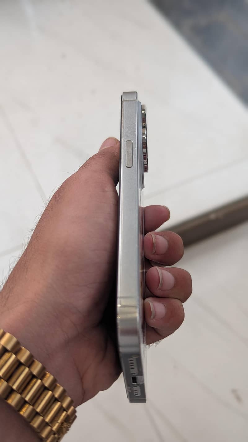 Apple iPhone 14 Pro 3