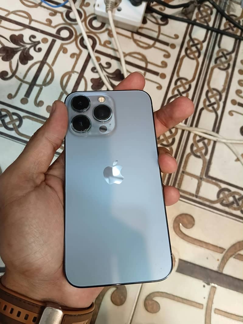 Apple iPhone 13 Pro 3