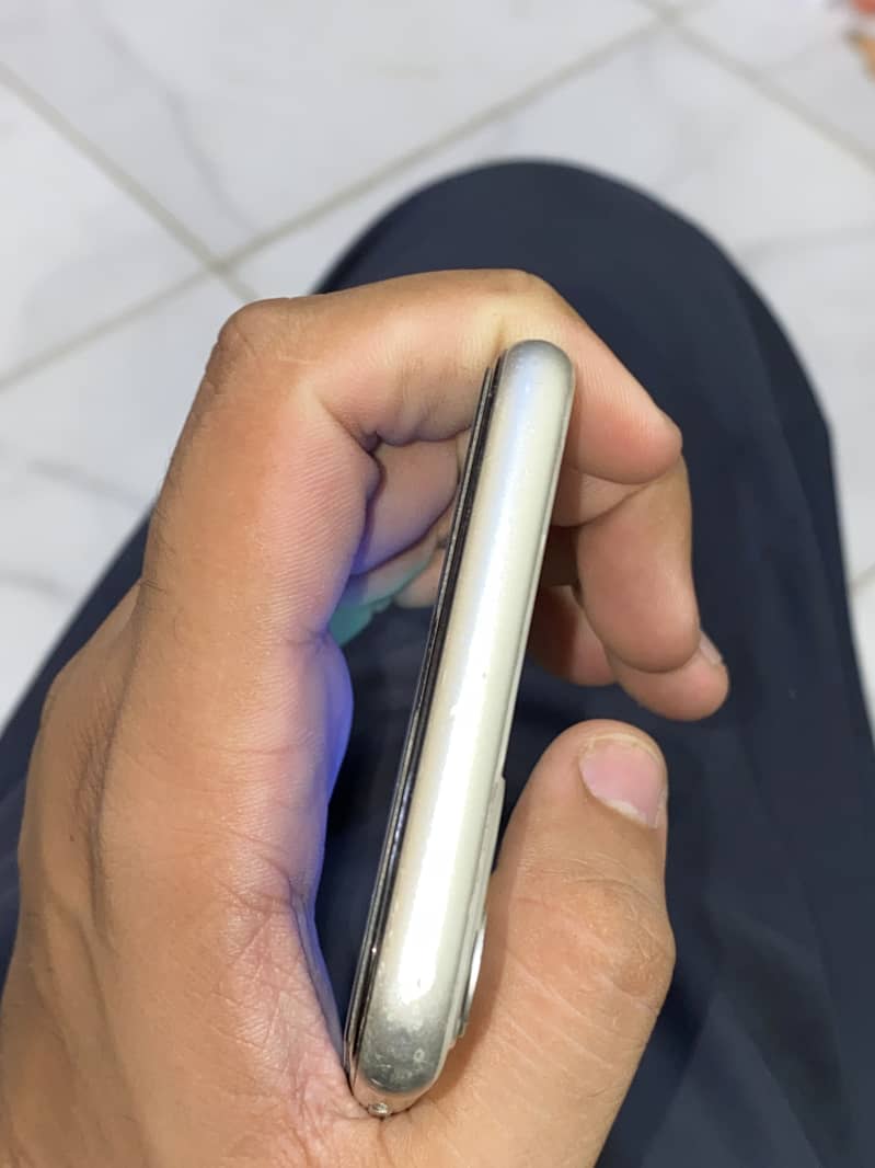 Apple iPhone 11 2