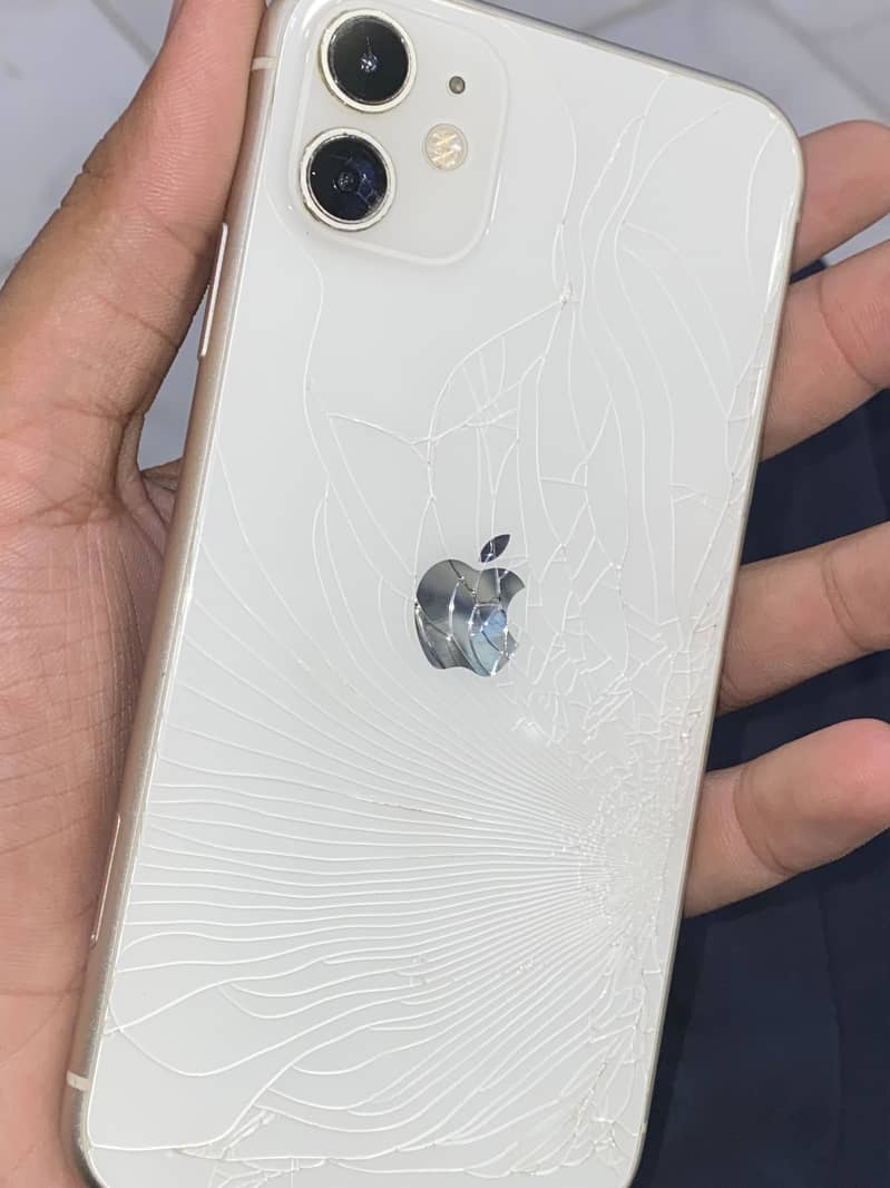 Apple iPhone 11 3