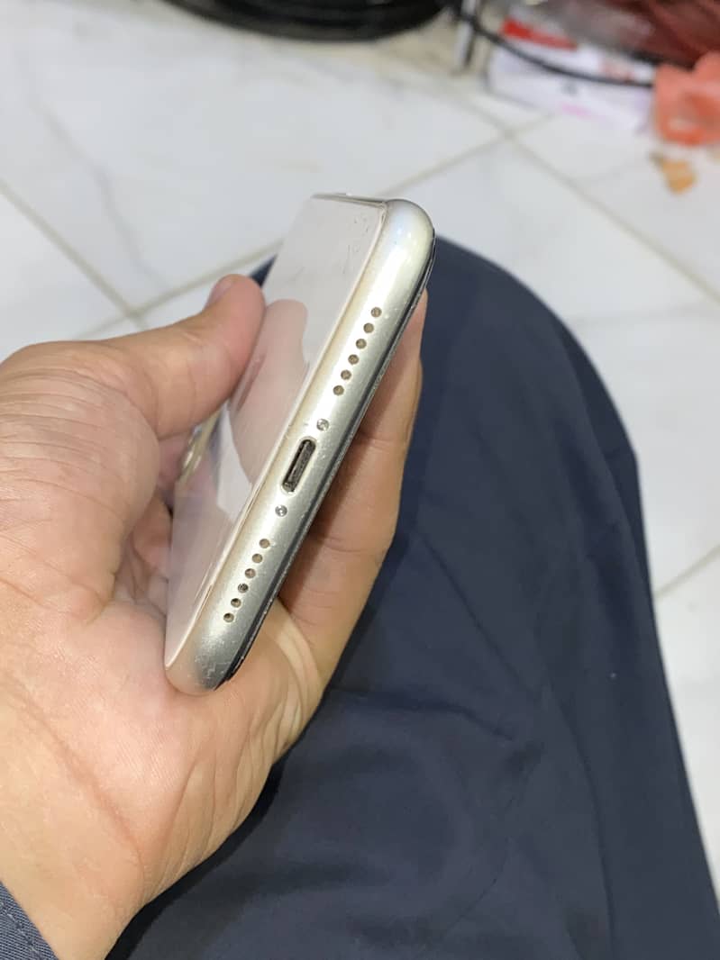 Apple iPhone 11 5