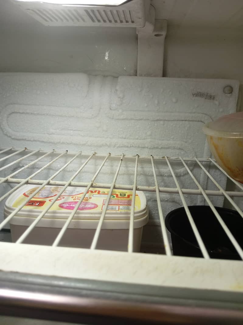 Dawlance fridge 0