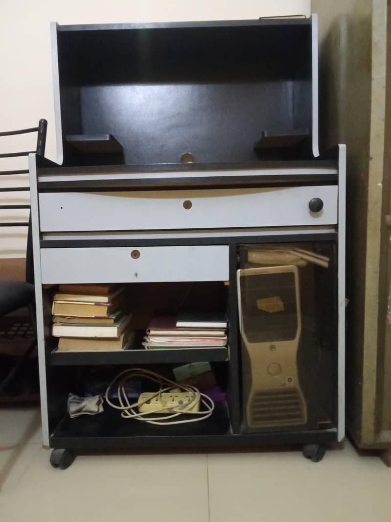 Computer Table for sale 1