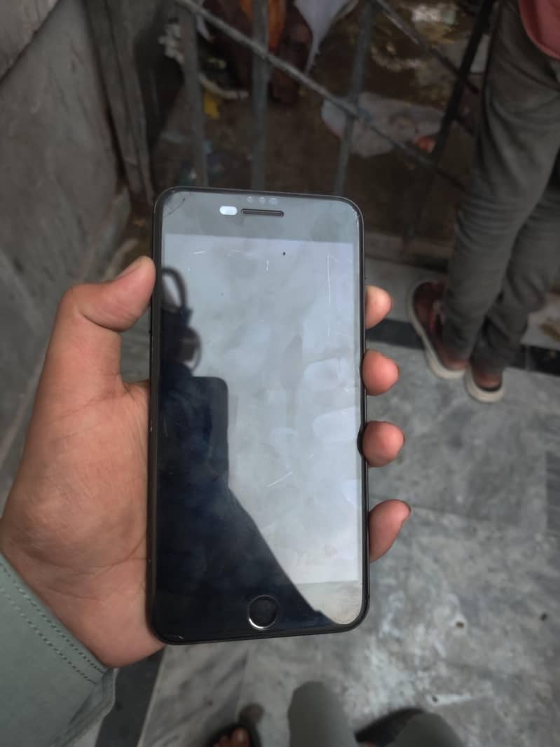 Apple iPhone 7 Plus 2