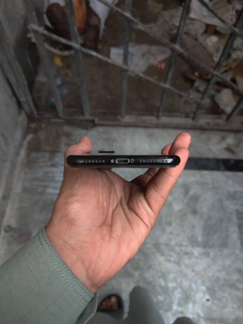 Apple iPhone 7 Plus 3