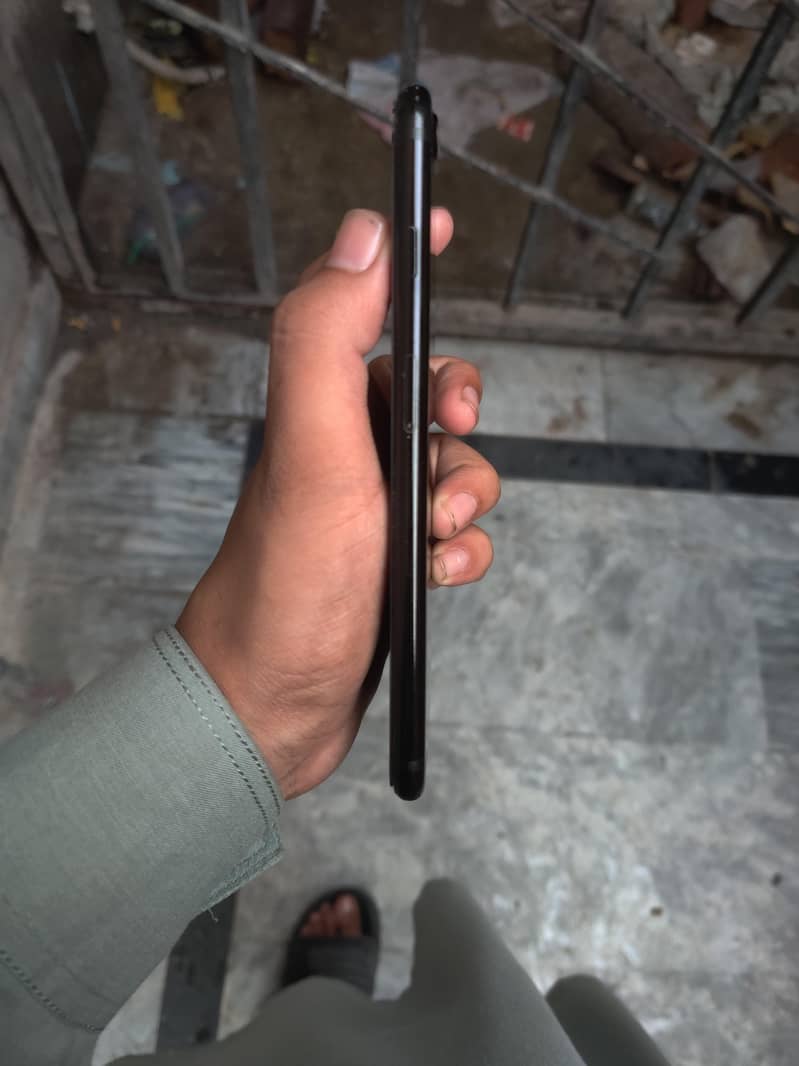 Apple iPhone 7 Plus 4