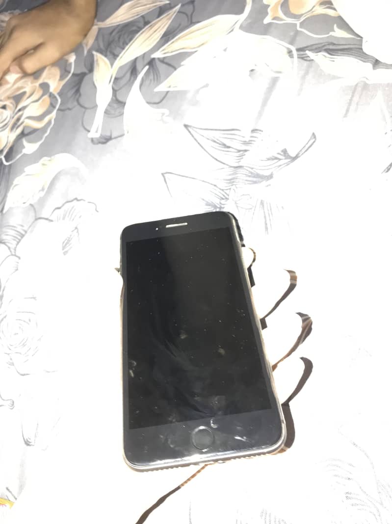 Apple iPhone 8 Plus 1