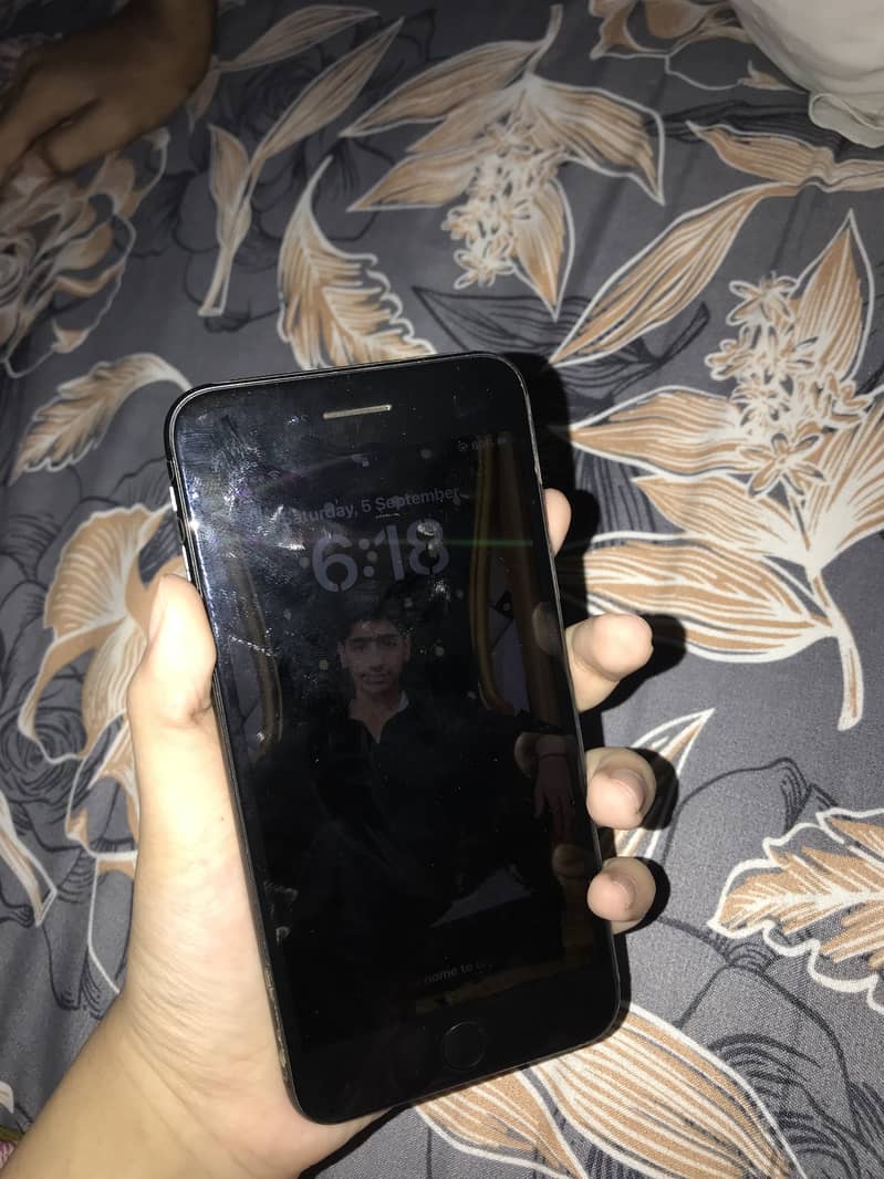 Apple iPhone 8 Plus 2