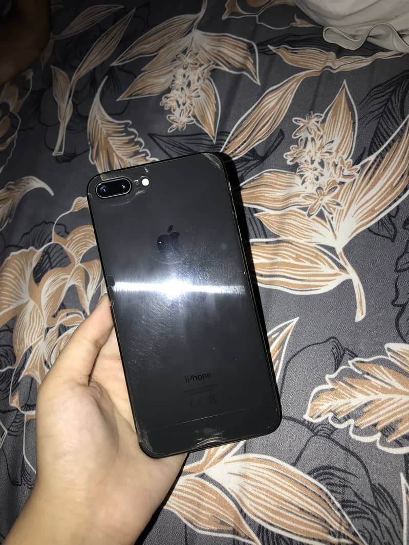 Apple iPhone 8 Plus 6