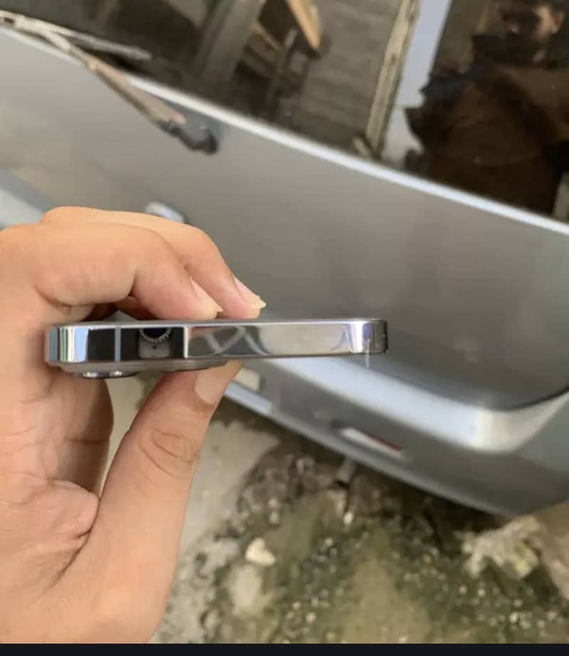 Apple iPhone 13 Pro Max 1