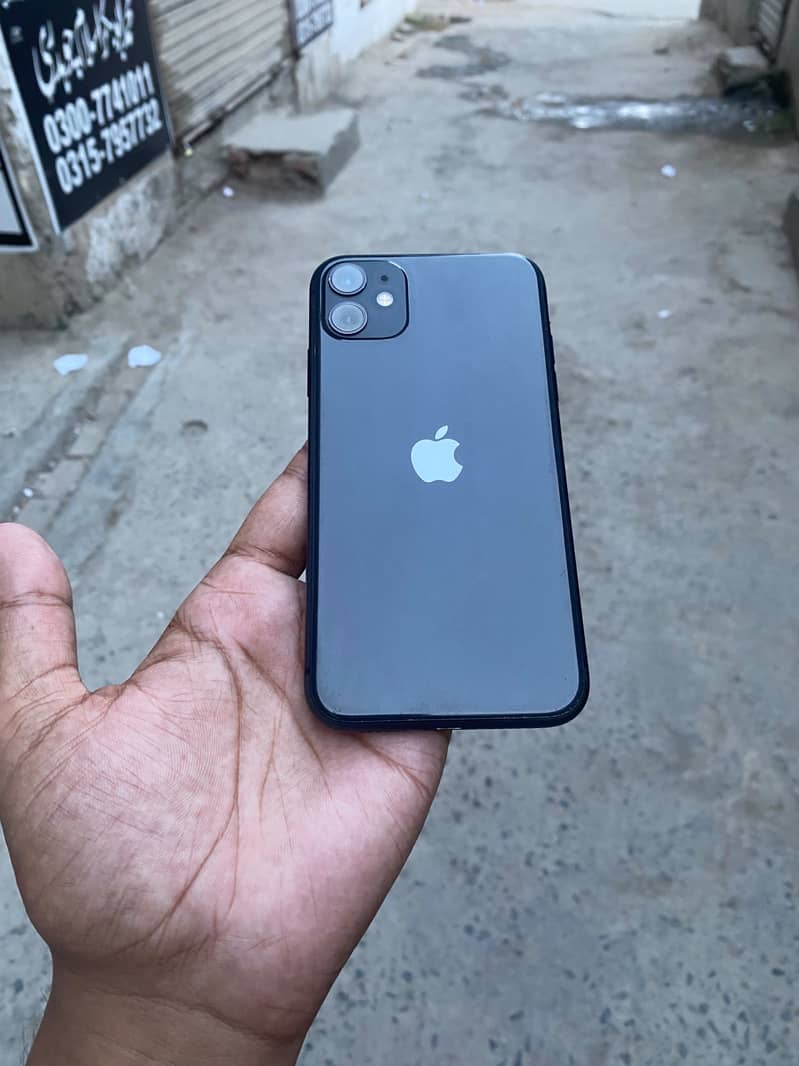 Apple iPhone 11 4