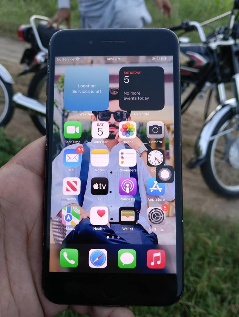 Apple iPhone 7 Plus 0