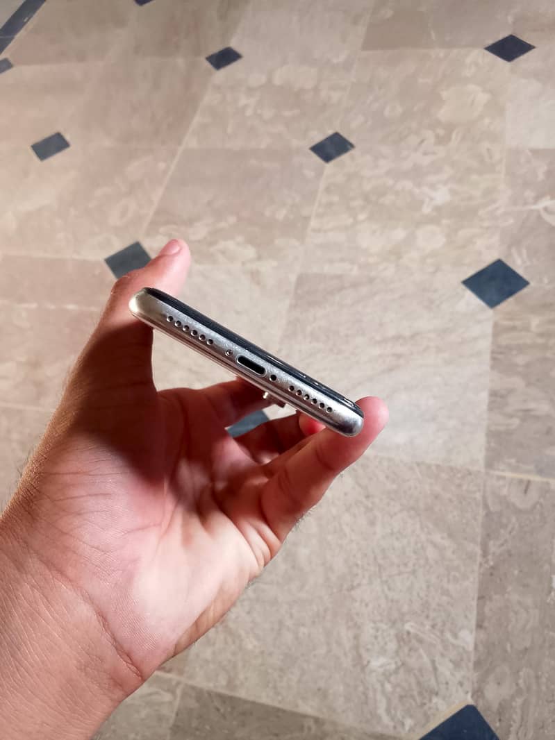 Apple iPhone X 2