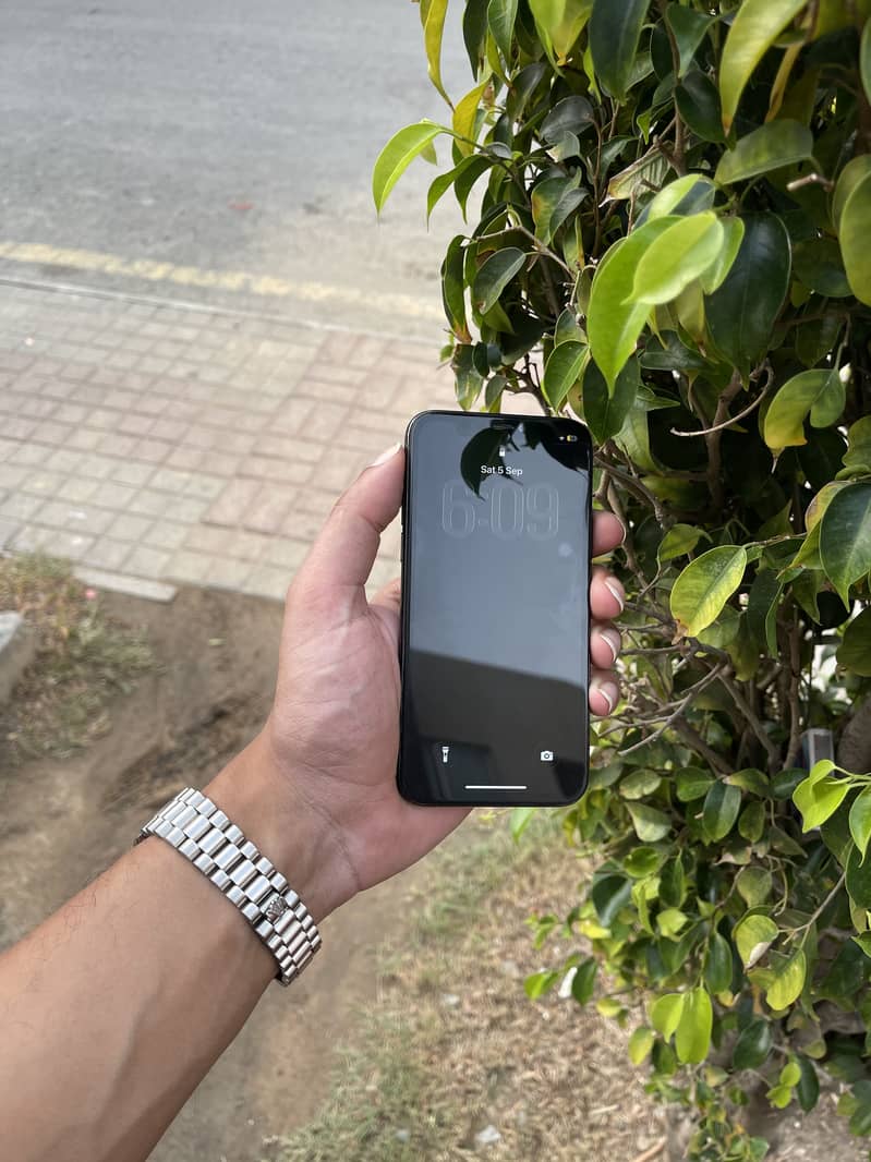 Apple iPhone 11 Pro 2
