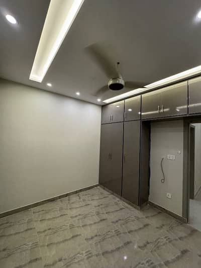 Office Flate Available For Rent On Muree Road