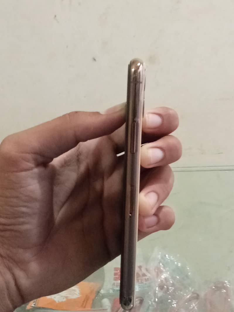 Apple iPhone 11 Pro 3