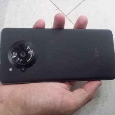 Sharp Aquos R7 12/256
