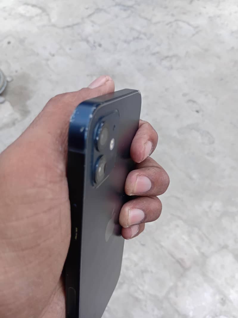 Apple iPhone 12 2