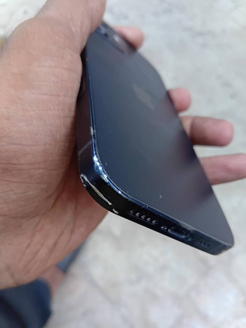 Apple iPhone 12 3