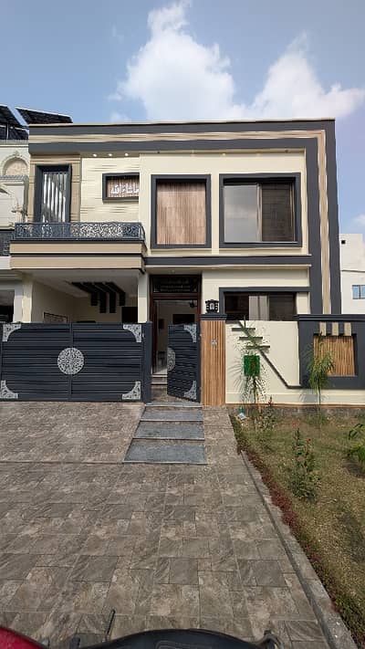 5 Marla Ultra Modren House For Sale Bahria Nasheman Lahore