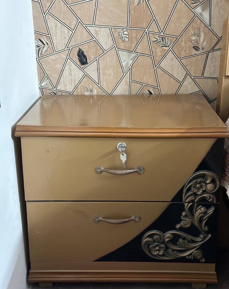 King Size Bed Set with Dressing Table & 2 Side Tables 5