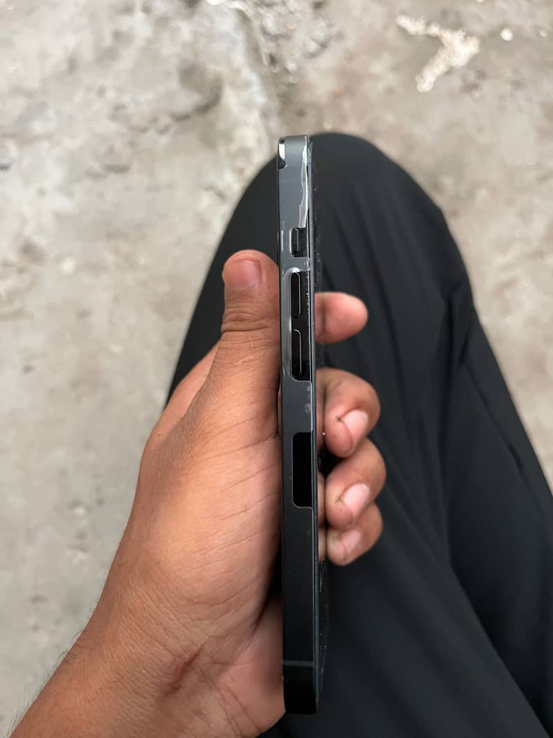 Apple iPhone 14 Pro 1